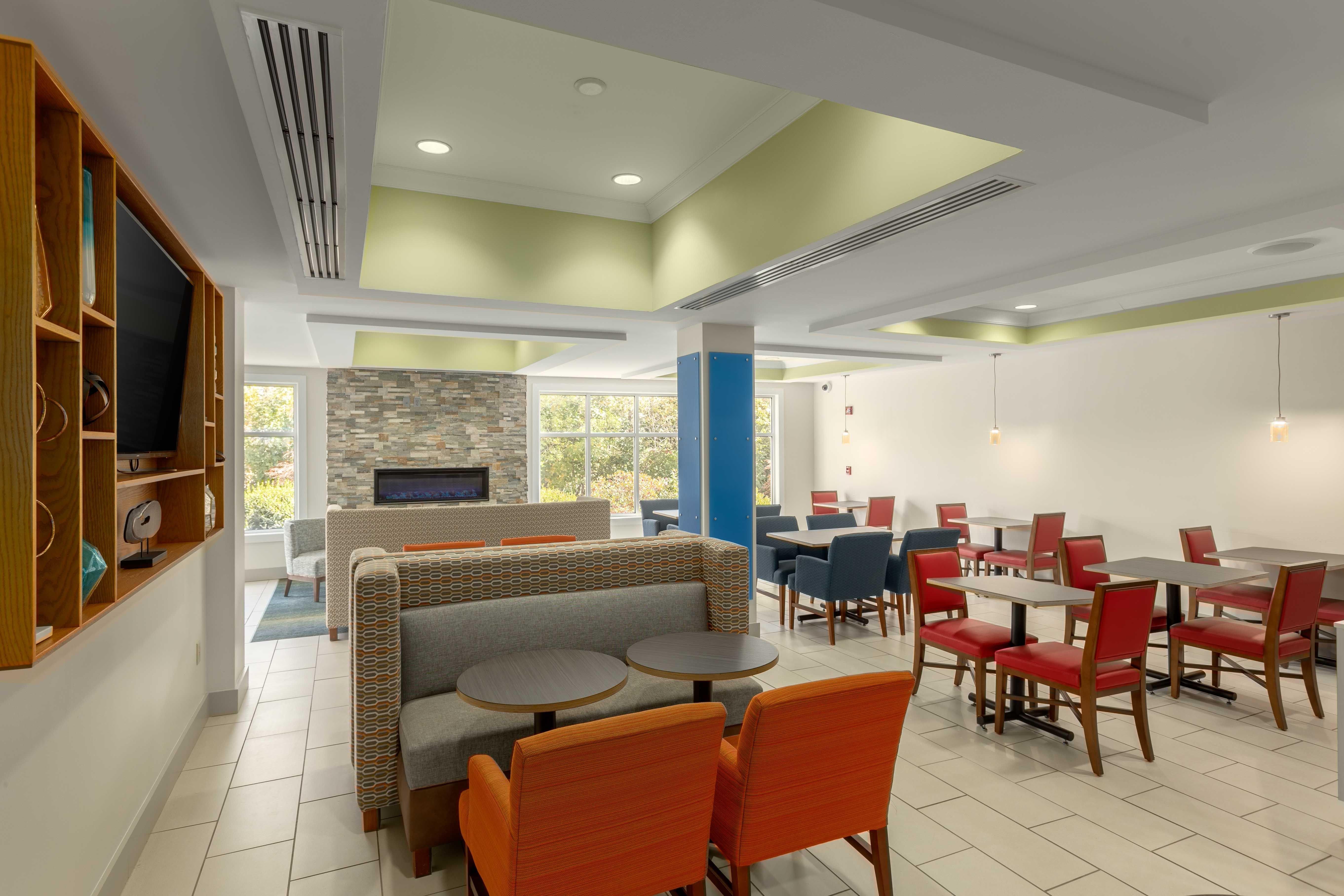 Holiday Inn Express Hotel & Suites Binghamton University-Vestal By Ihg Exterior foto